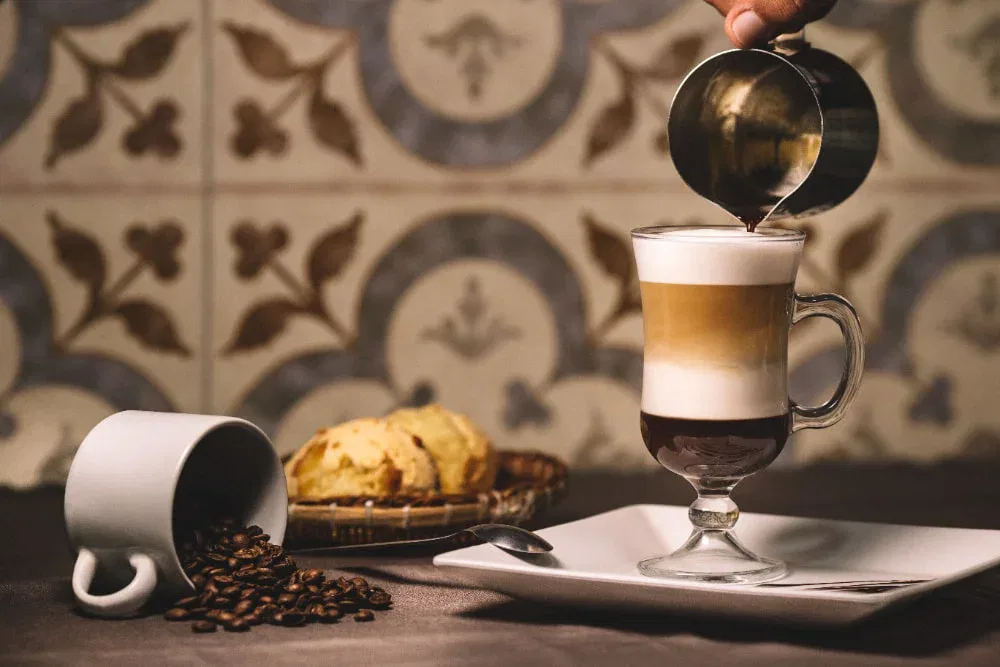 Cách Trang Trí Quán Coffee Ý Thu Hút Khách Hàng