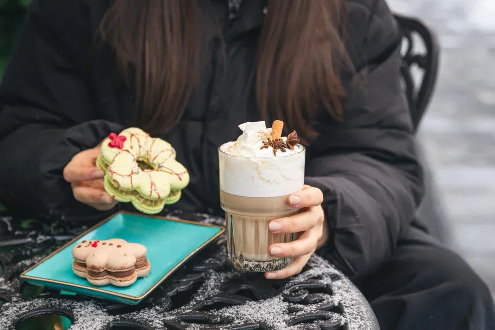 Cách Thưởng Thức Coffee Ý Với Kem Tươi – Sự Kết Hợp Tuyệt Vời Giữa Thanh Lịch và Hương Vị