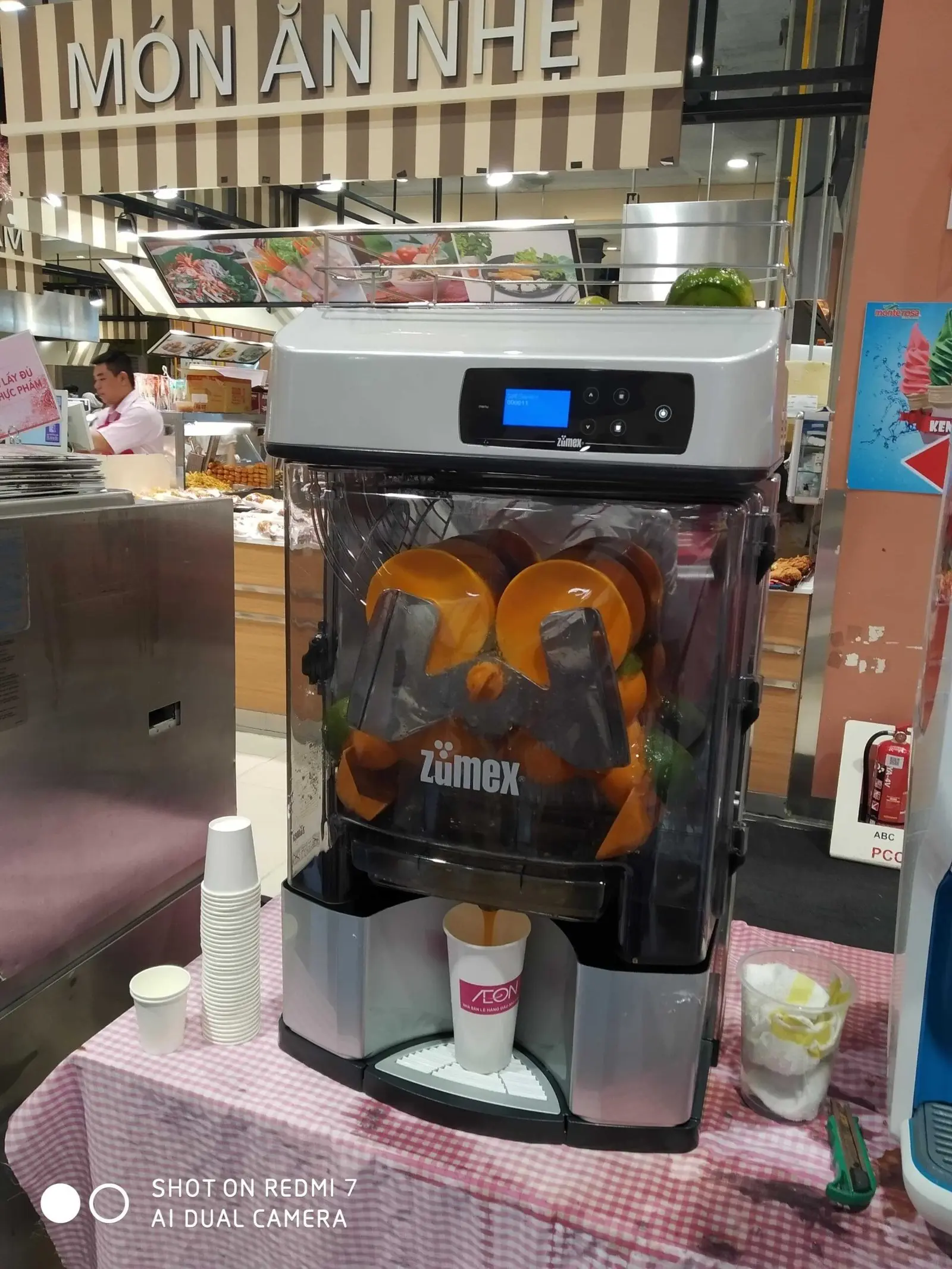 Máy vắt cam thương mại Zumex