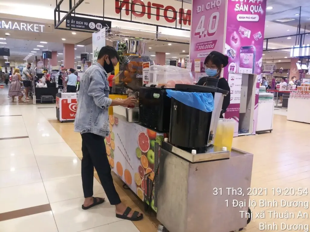 Máy Vắt Cam Thương Mại Zumex: Nhận Xét Từ Người Dùng Thực Tế