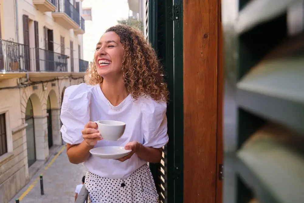 Cách Tạo Không Gian Quán Coffee Ý Ấm Cúng