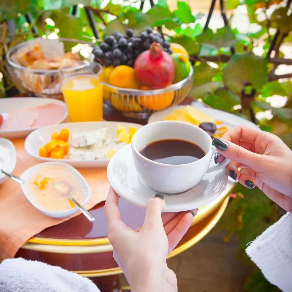 Cách Thưởng Thức Coffee Ý Trong Những Chuyến Dã Ngoại: Trọn Vẹn Hương Vị Giữa Thiên Nhiên